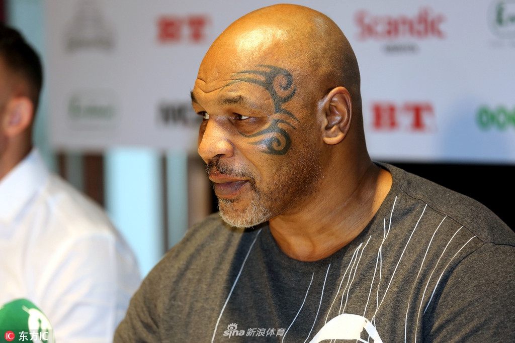 拳王老矣！泰森宣传个人脱口秀胡子花白