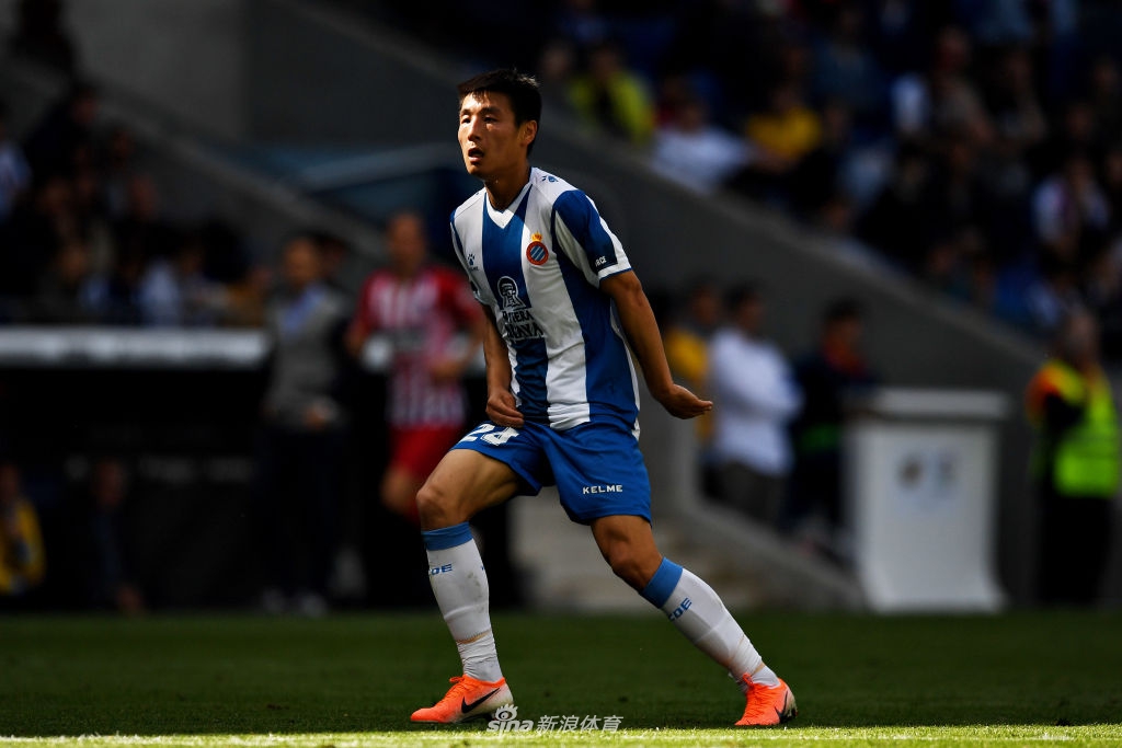 武磊本场首发出场