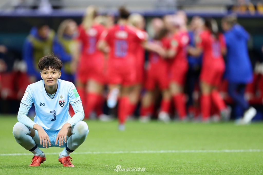 残暴！美国女足13-0创世界杯纪录