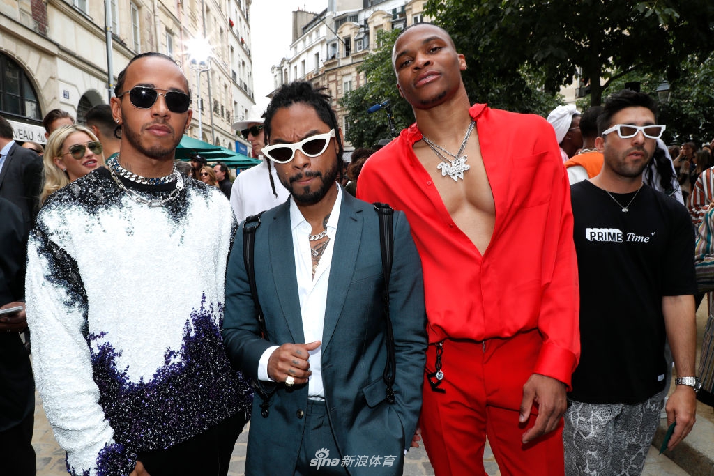 巴黎男装周LV秀场威少与吴亦凡同场比帅