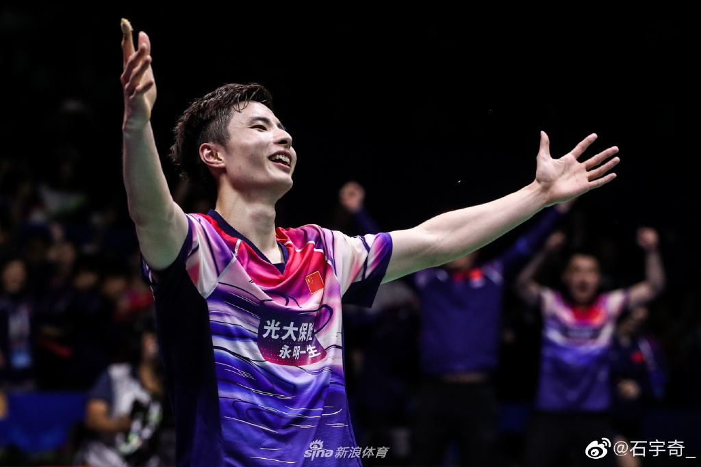 世界冠军石宇奇在南通参加征兵体检