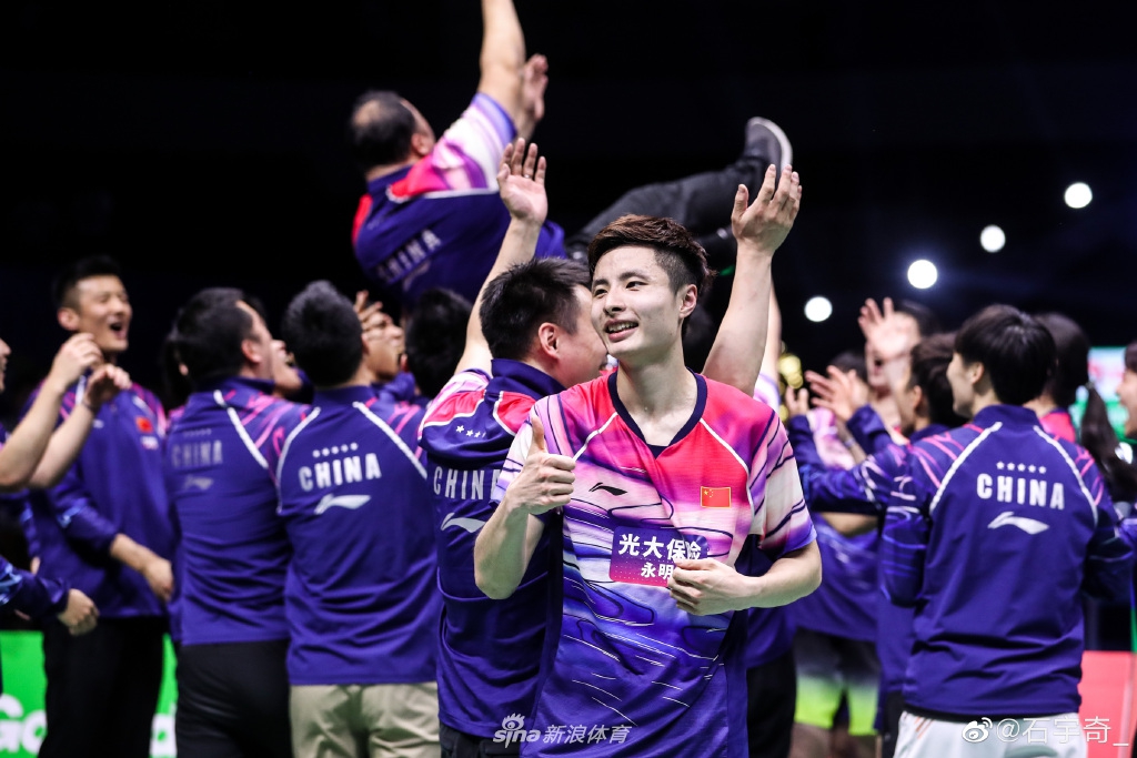 世界冠军石宇奇在南通参加征兵体检