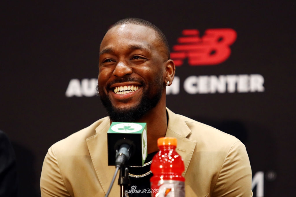 凯尔特人新援正式亮相 沃克+坎特组合