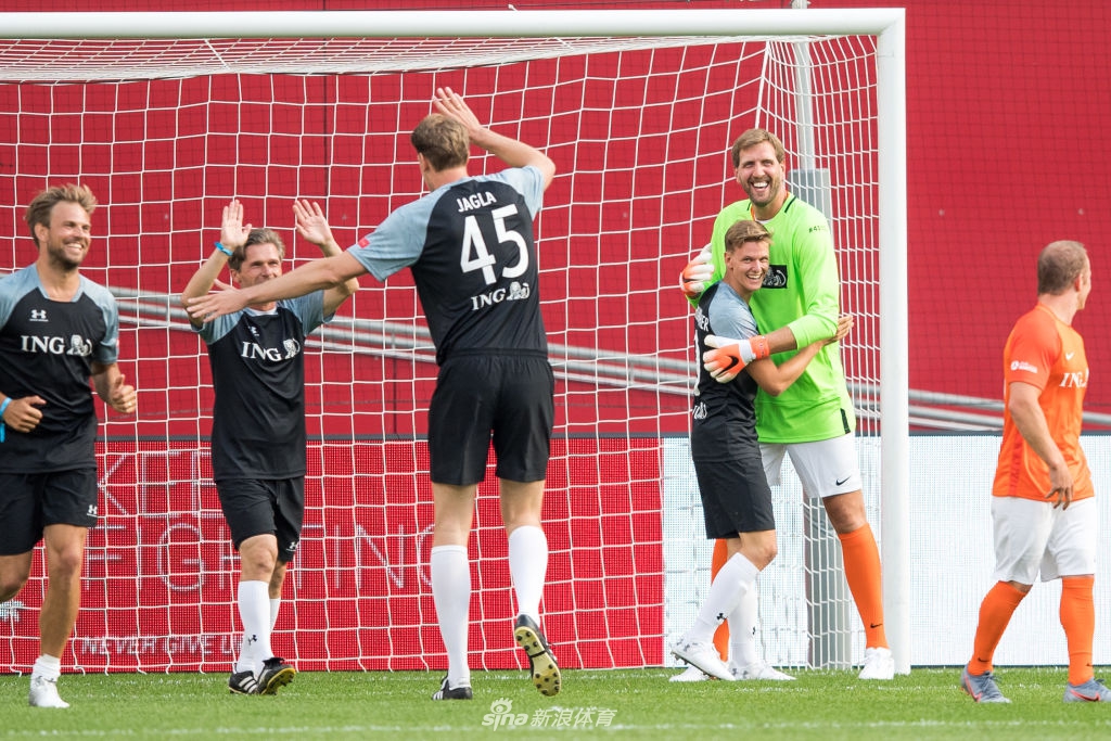 身高2米13的门将见过吗?诺天王变身绿茵场小飞机