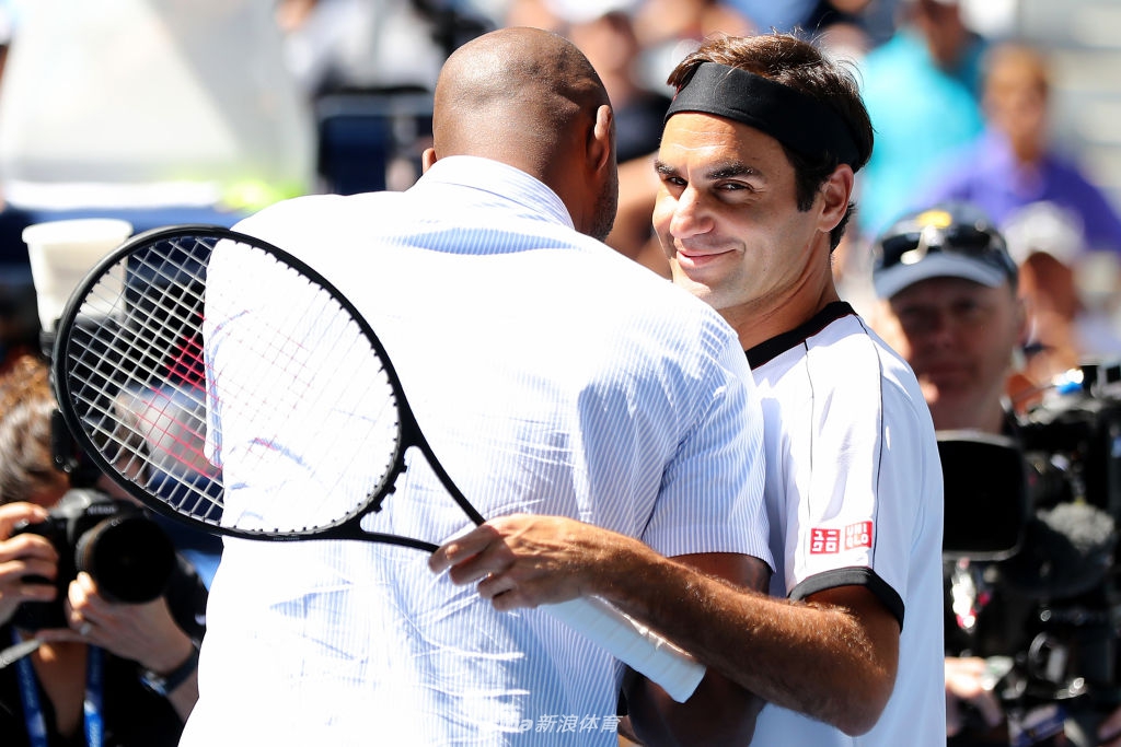 科比现身美网助威费德勒 两大天王合体