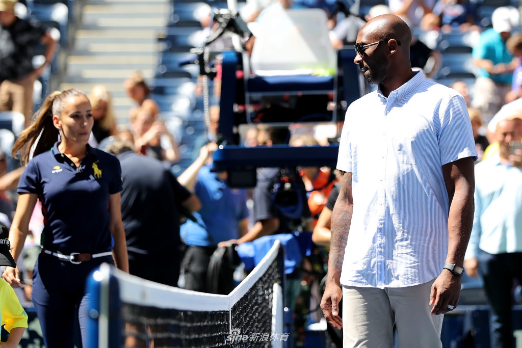 科比现身美网助威费德勒 两大天王合体