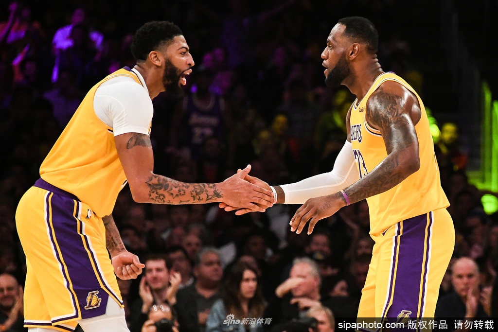 詹姆斯和浓眉是湖人两大王牌