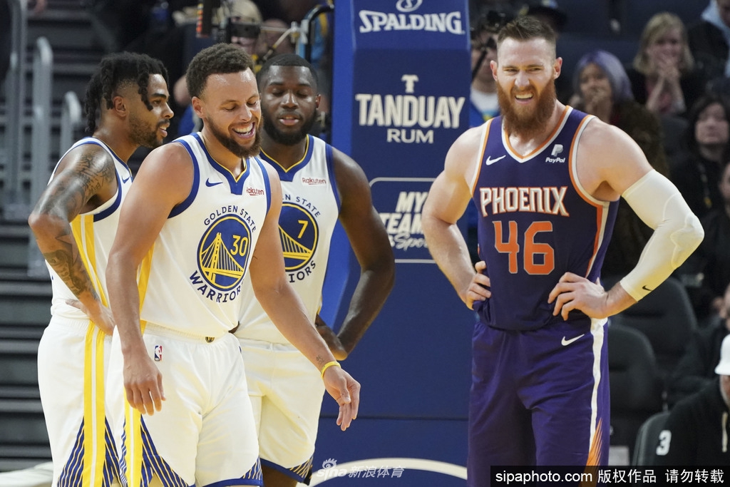 勇士再遭重创!库里摔倒左手骨折!