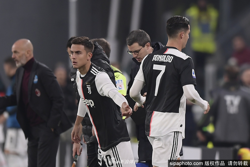 C罗提前被换下爆粗口！比赛没踢完就离开尤文主场