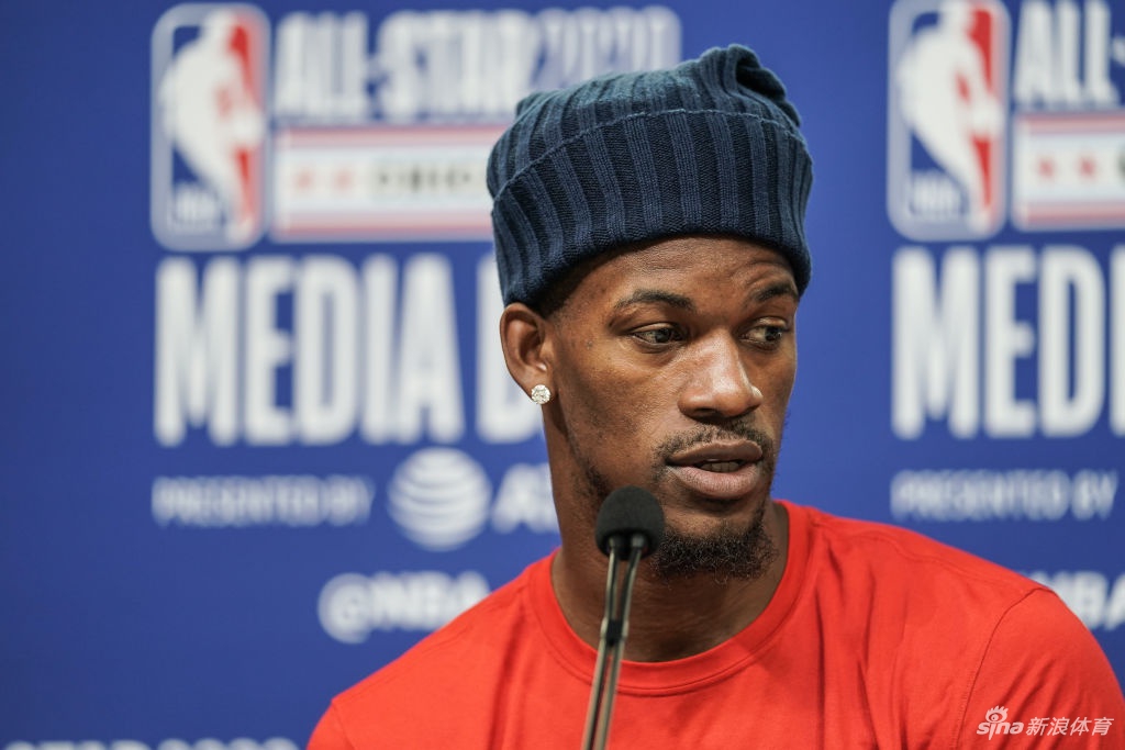 NBA全明星媒体采访日 詹姆斯成关注焦点