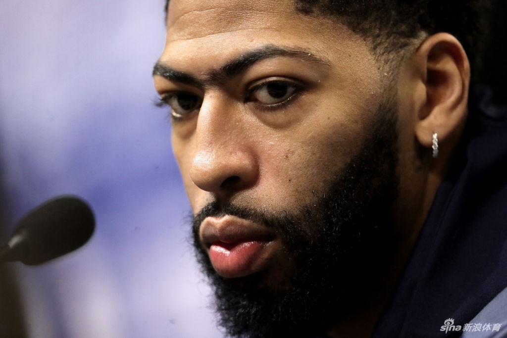 NBA全明星媒体采访日 詹姆斯成关注焦点