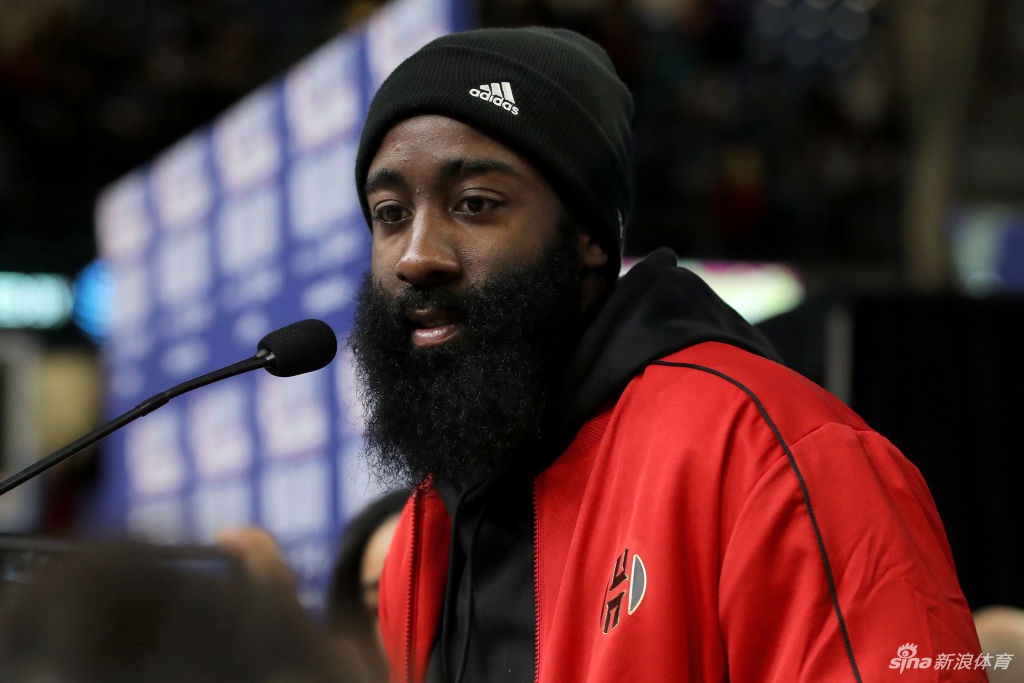 NBA全明星媒体采访日 詹姆斯成关注焦点