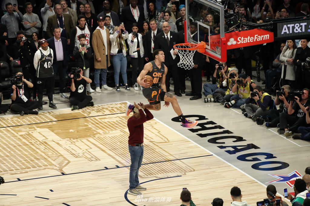 2020NBA全明星扣篮大赛 小德里克-琼斯夺冠