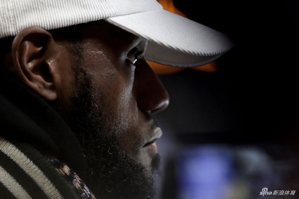 NBA全明星媒体采访日 詹姆斯成关注焦点