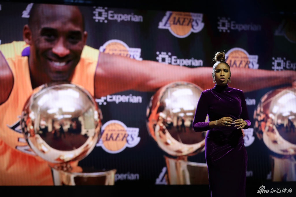 全明星赛前表演纪念科比和女儿 音容笑貌历历在目