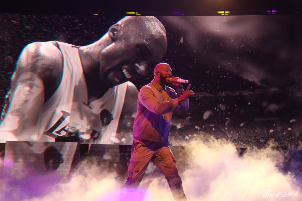 全明星赛前表演纪念科比和女儿 音容笑貌历历在目