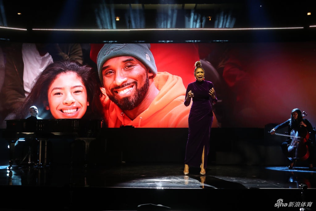 全明星赛前表演纪念科比和女儿 音容笑貌历历在目