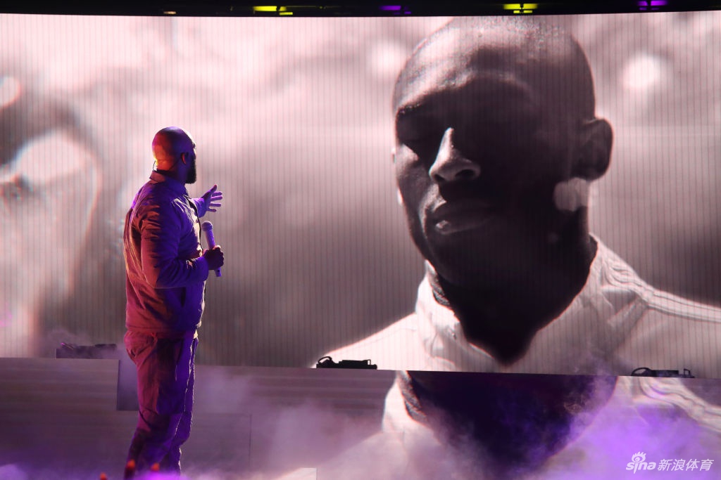 全明星赛前表演纪念科比和女儿 音容笑貌历历在目