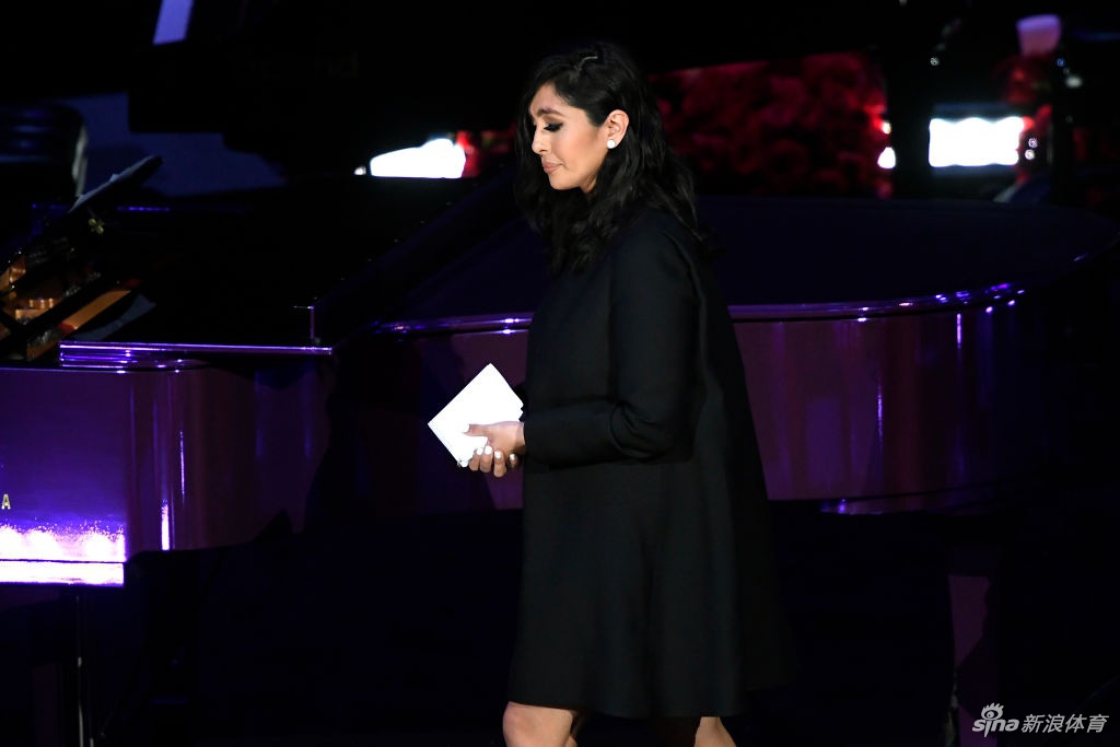 科嫂瓦妮莎追思科比:愿你们在天堂快乐直到再次相遇