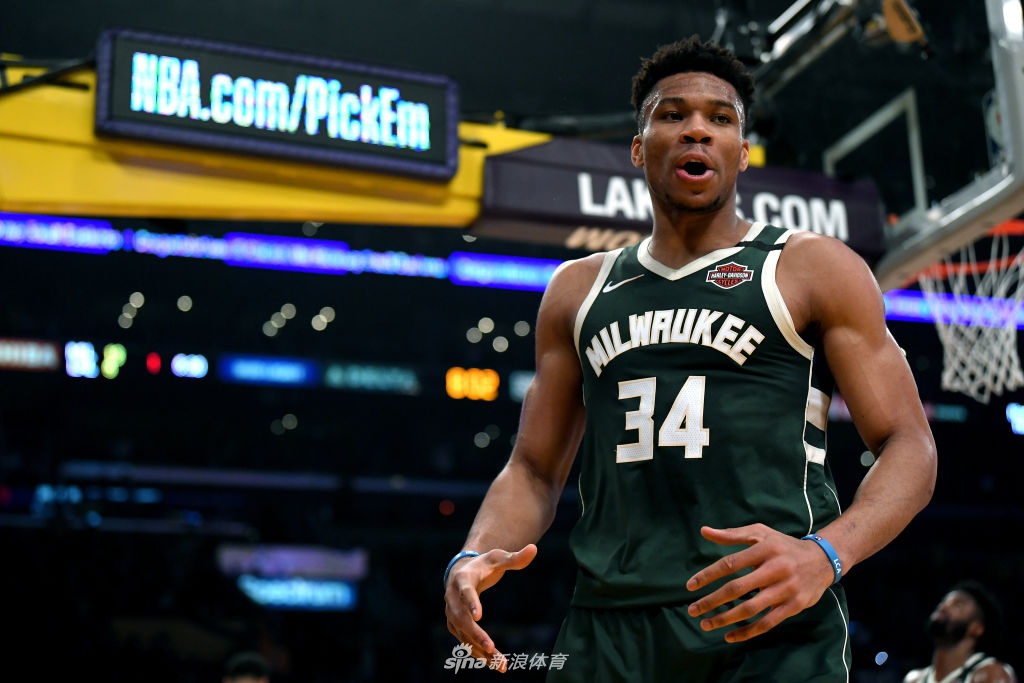 [NBA]雄鹿103-113湖人 詹姆斯37分锁定季后赛