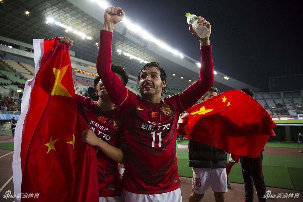 高拉特:希望能为国足效力 未来会更多在中国生活