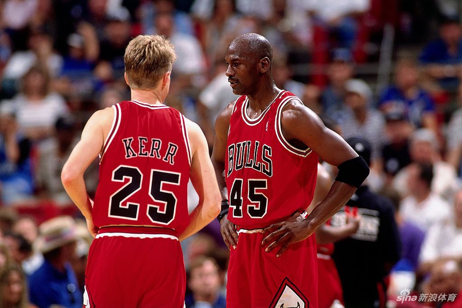 45号乔丹老照片：23号杀手本能仍在 依旧佛挡杀佛