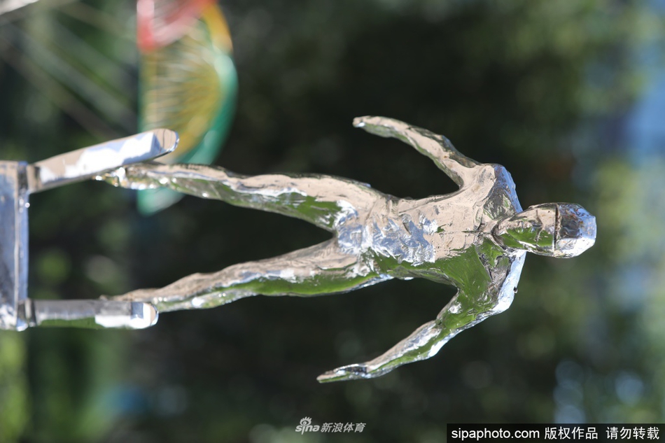 北京冬奥会系列首展（飞翔的梦.情系冬奥）在北京冬奥组委开幕