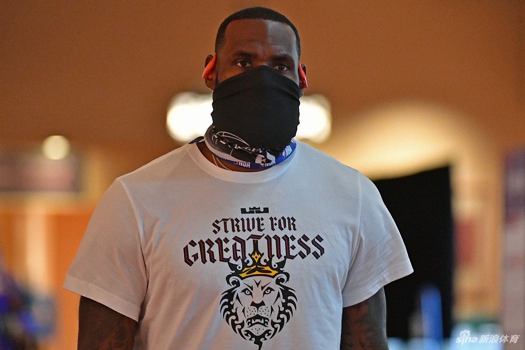 湖人继续训练备战NBA复赛 6号詹姆斯全力以赴