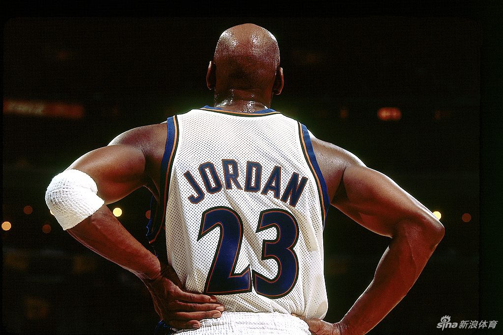 哪位球星的球衣是你的最爱？乔丹科比詹姆斯最热门
