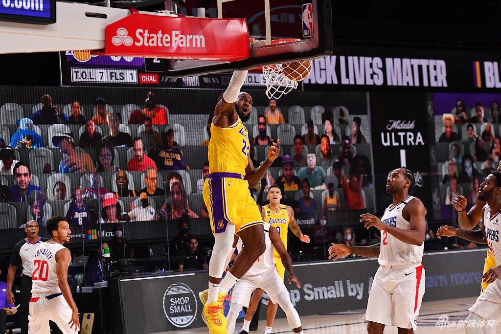 詹姆斯抡扣得手