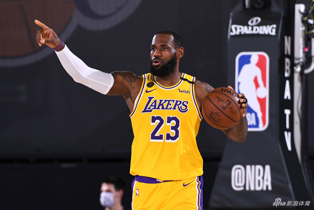 [NBA]湖人122-136国王 詹姆斯17分结束常规赛获助攻王