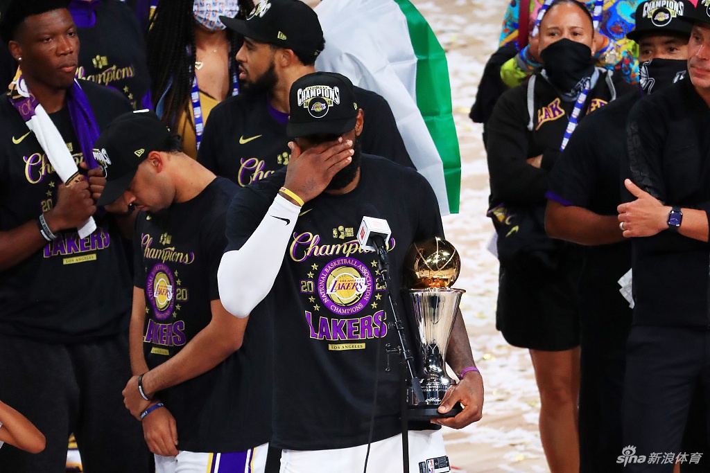 詹姆斯获得总决赛MVP 历史首位三支不同球队FMVP