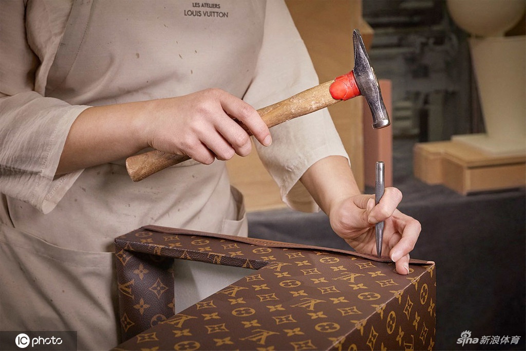 奢侈品品牌与NBA跨界合作 有你想剁手的商品吗？