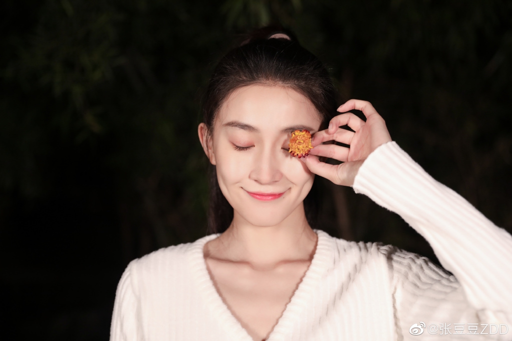 绝美!艺体女神张豆豆清纯风美拍