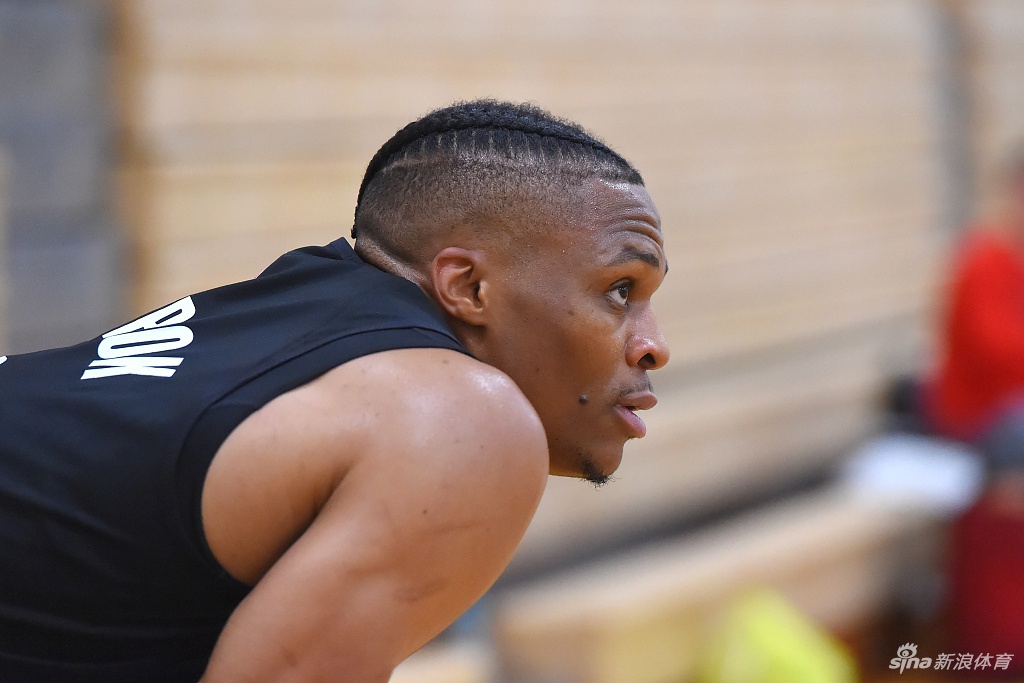 威少向火箭提出交易请求 期望加盟雄鹿或湖人等队