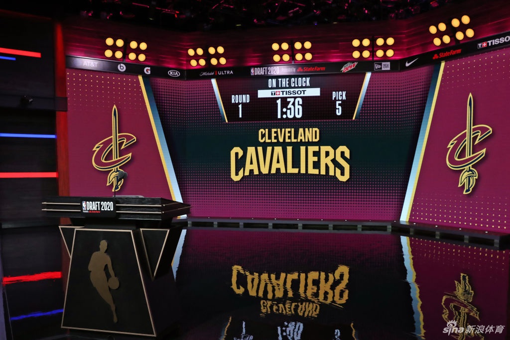 NBA选秀大会森林狼状元签选爱德华兹 怀斯曼三球分列榜眼探花