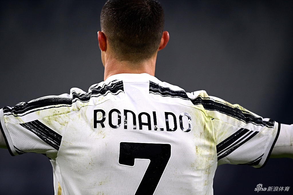 C罗超越卢卡库登顶意甲射手榜 连续14赛季进球超25个