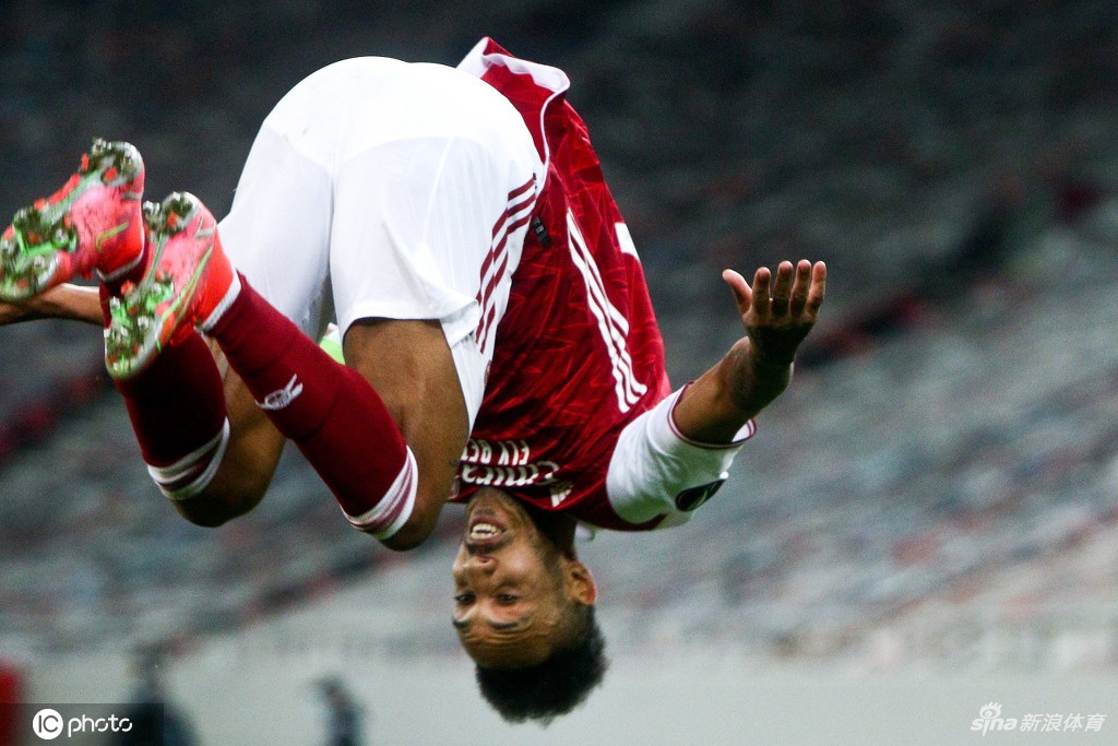 [欧联杯]阿森纳3-2本菲卡 奥巴梅扬双响+绝杀