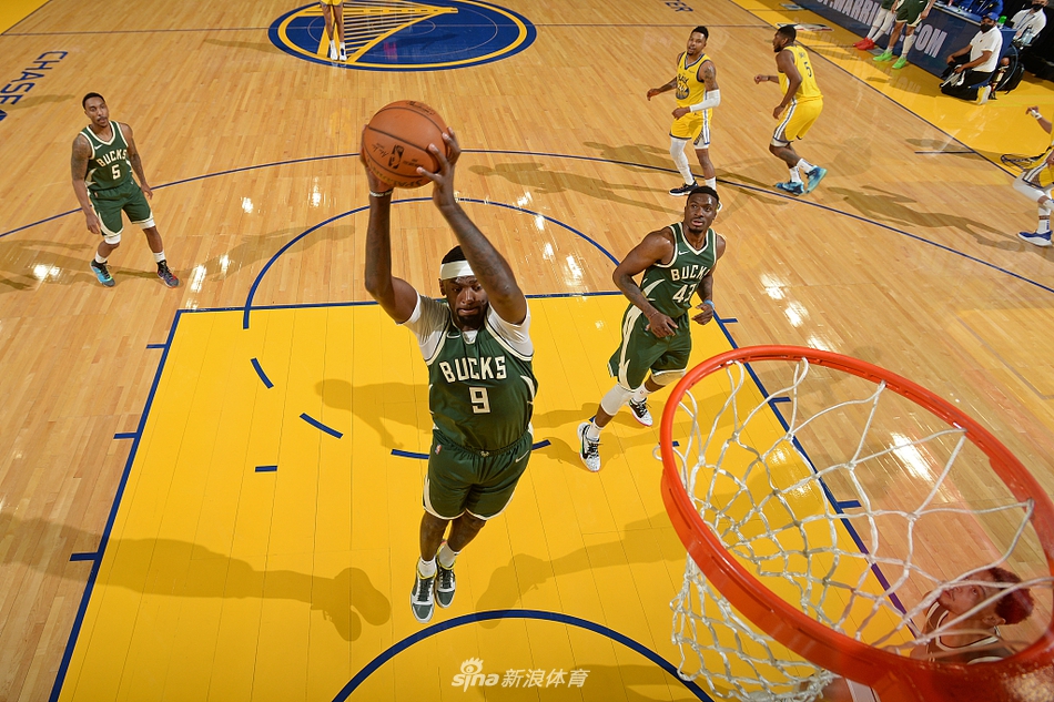 [NBA]雄鹿121-122勇士 库里砍41分