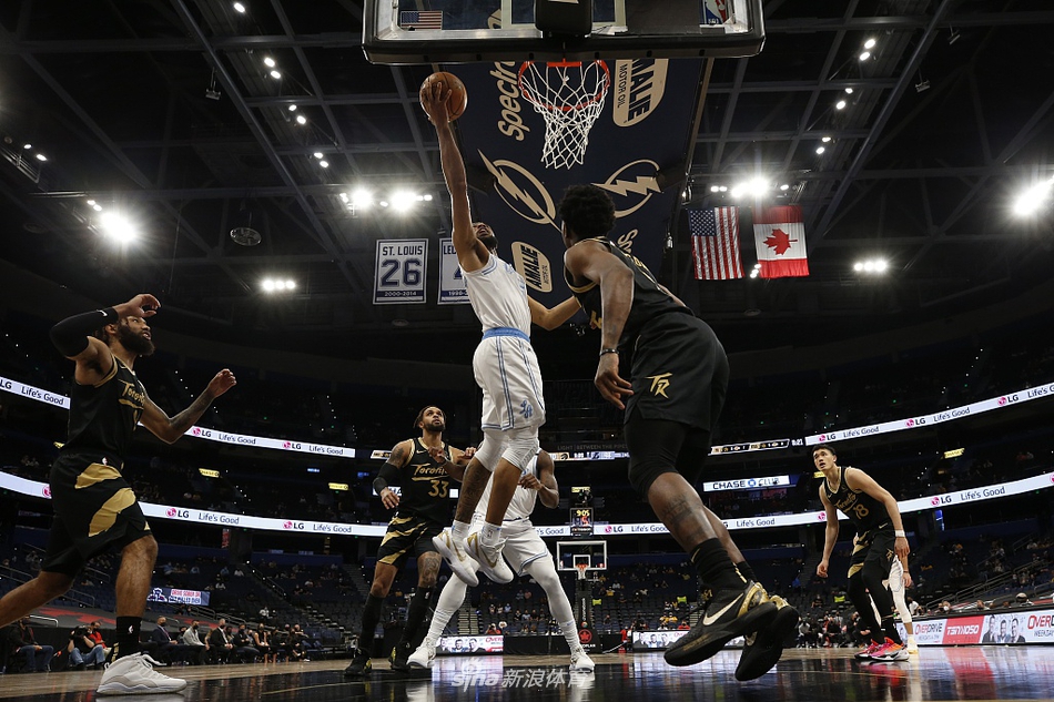 [NBA常规赛]湖人110-101猛龙