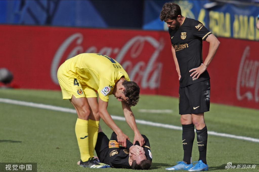 梅西一场被对手放倒四次 巨星待遇：凶狠犯规
