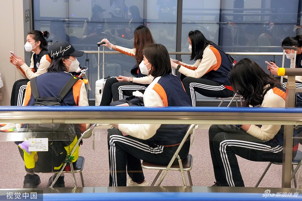 中国女排抵达日本参加测试赛 五一过招日本女排