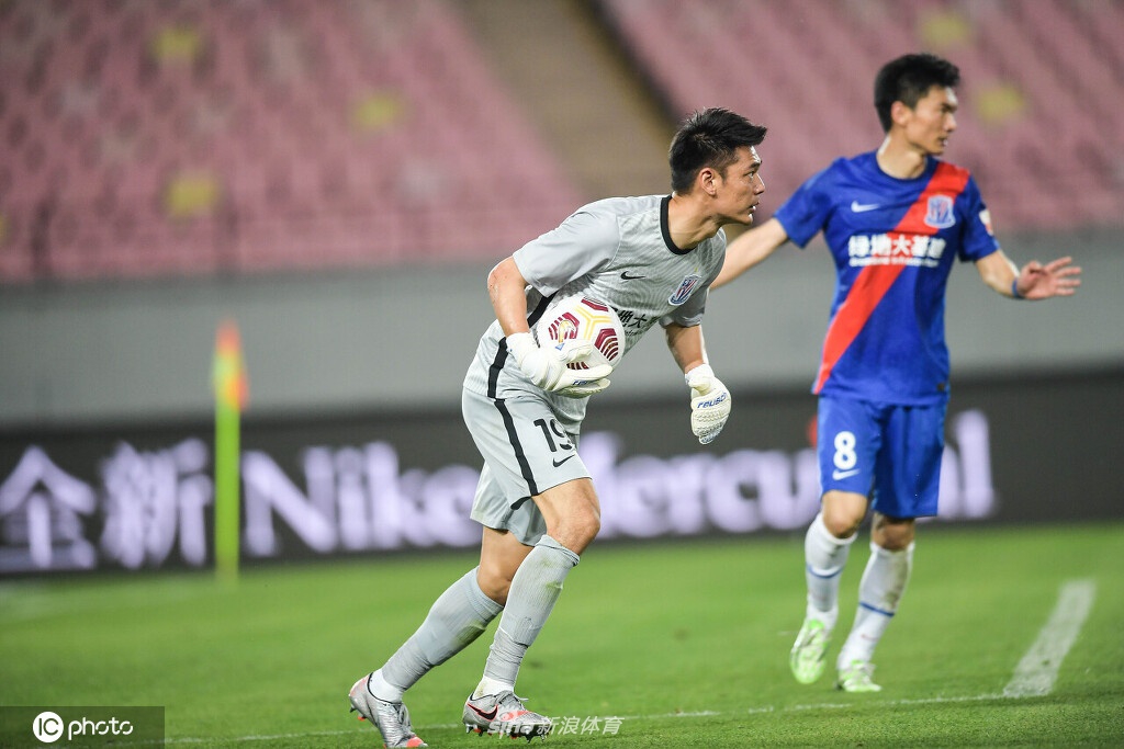 上海申花：曾诚两根肋骨骨折 彭欣力腓骨骨折