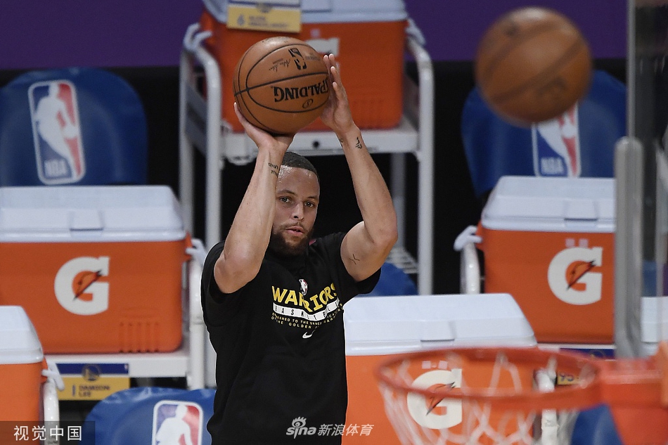 [NBA附加赛]湖人胜勇士晋级季后赛 詹姆斯砍三双