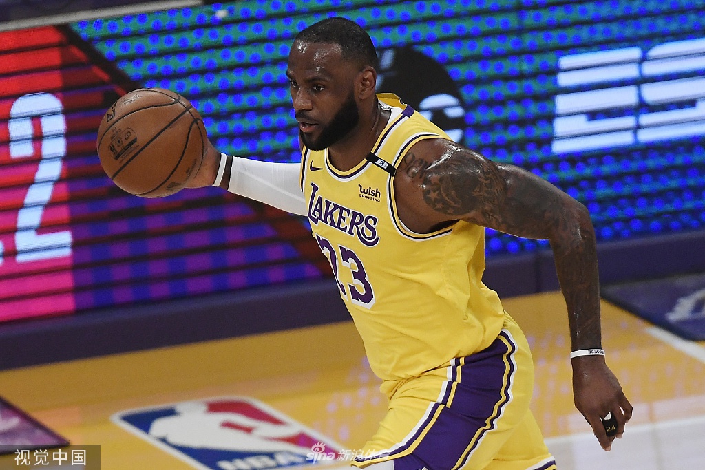 [NBA附加赛]湖人胜勇士晋级季后赛 詹姆斯砍三双