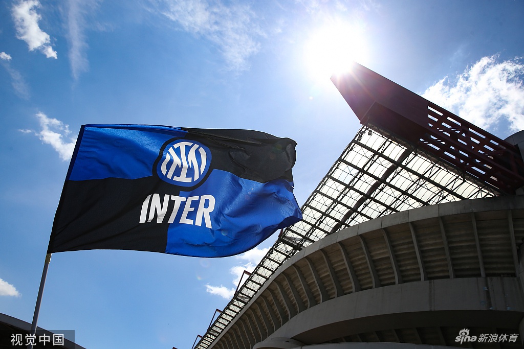 荣耀时刻！国米时隔11年再捧意甲冠军奖杯