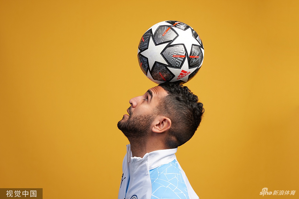 曼城拍摄欧冠决赛写真 德布劳内引领众星