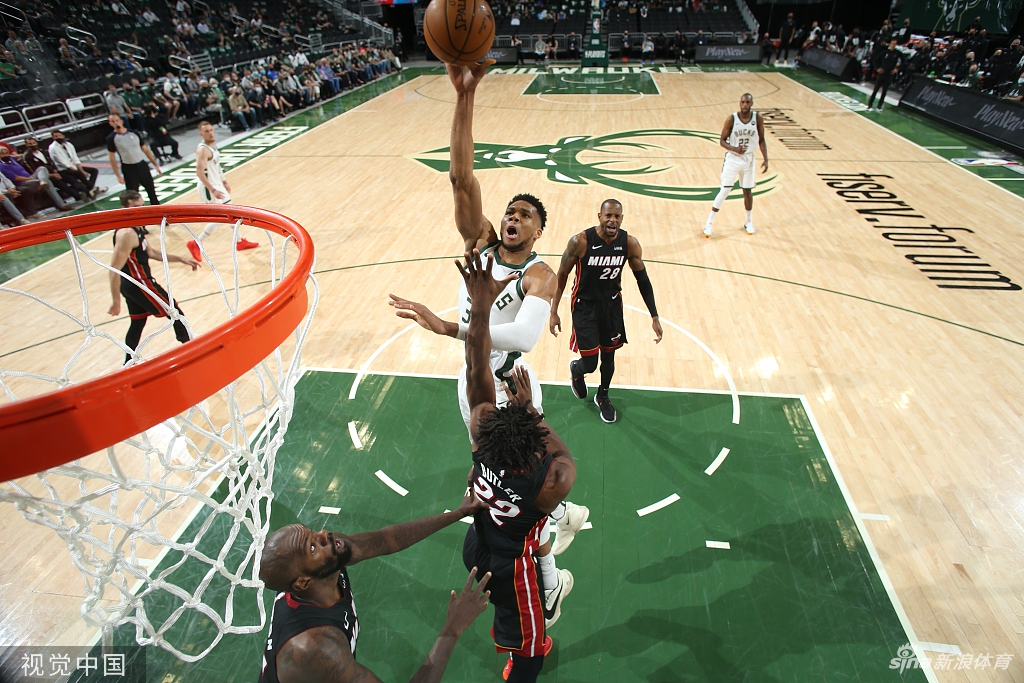 [NBA季后赛]热火98-132雄鹿 字母哥砍31分13板