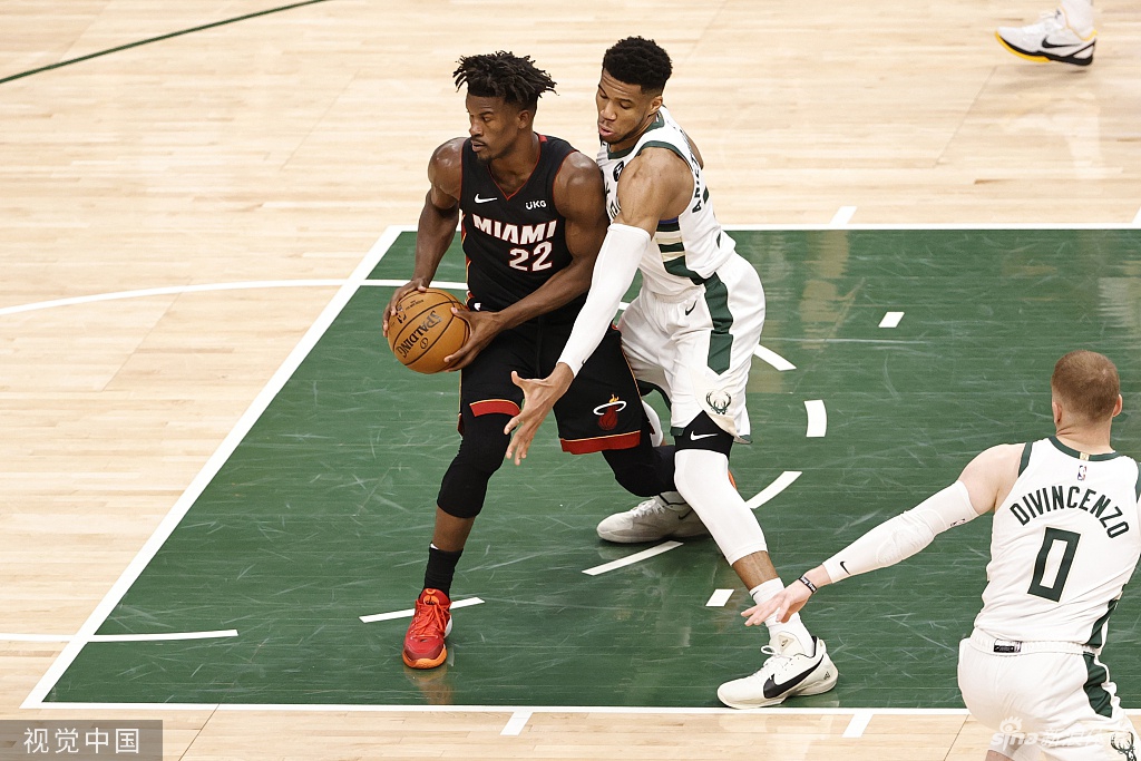 [NBA季后赛]热火98-132雄鹿 字母哥砍31分13板