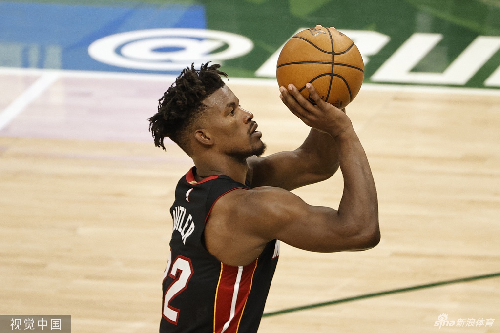 [NBA季后赛]热火98-132雄鹿 字母哥砍31分13板